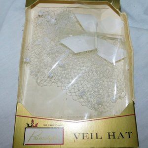 Hat Veil in White with Original Box Primstyle Woolworths 1950s